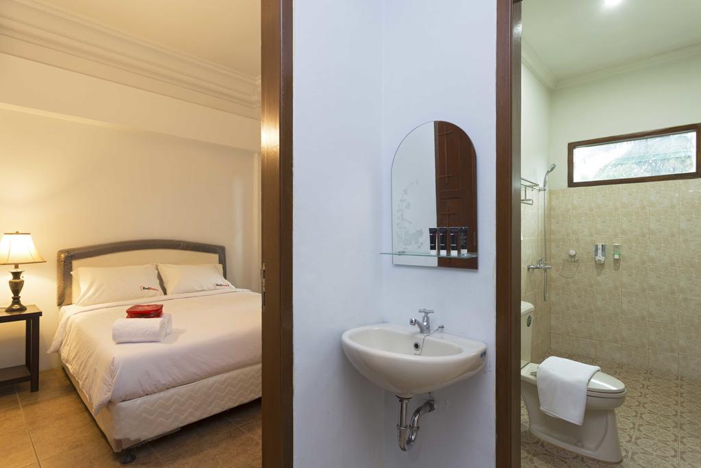 Hotel Reddoorz @ Tanah Baru Depok Exteriér fotografie